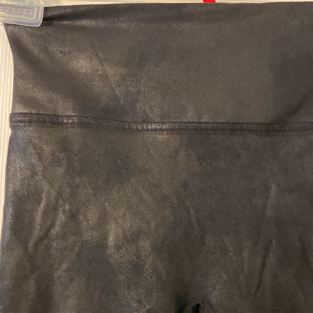 SPANX Leggings size M excellent condition please see pictures inseam 27” - Picture 2 of 16